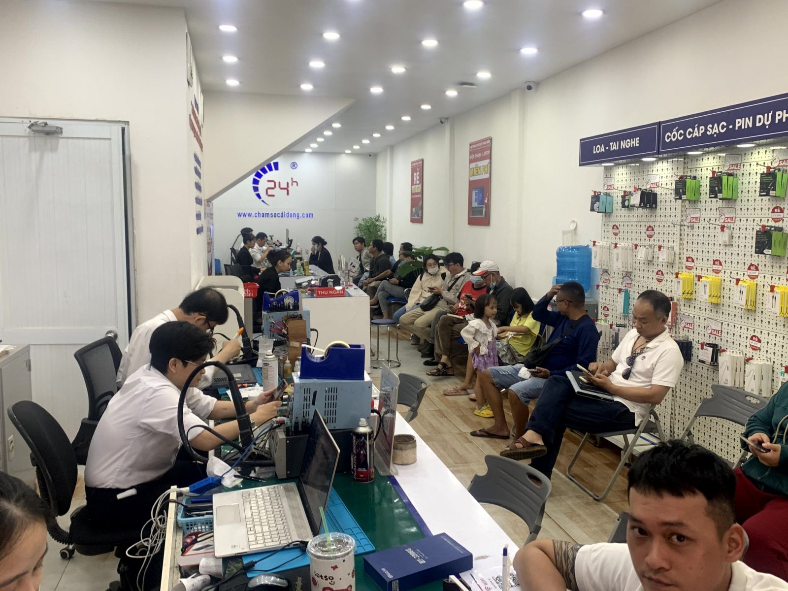 Thay vỏ iPhone 16 Pro