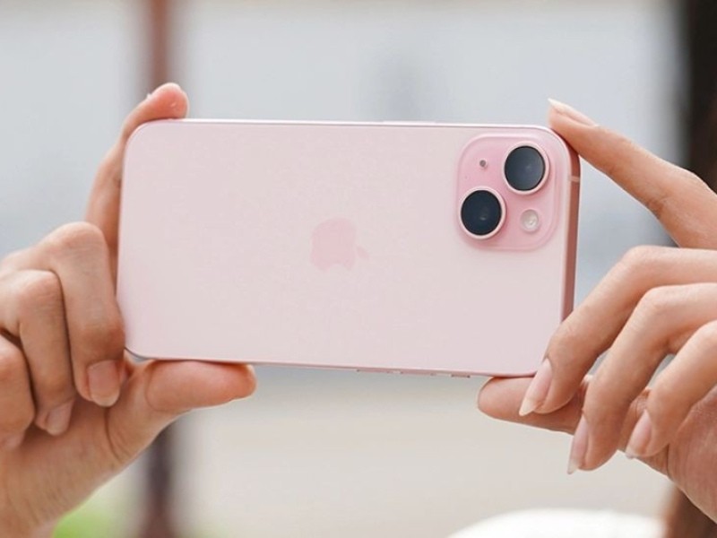 Thay kính camera sau iPhone 15