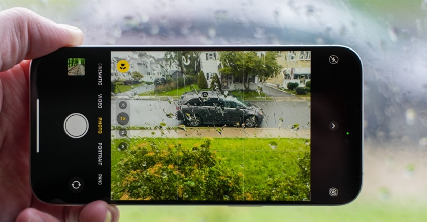 Thay kính camera sau iPhone 15 Pro Max