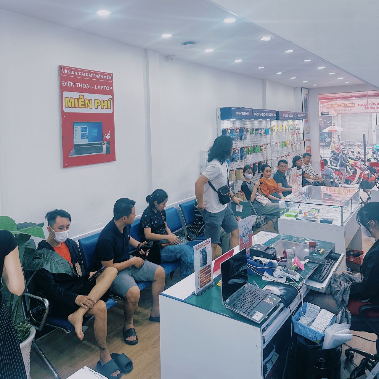 Thay kính Camera sau iPhone 16 Pro