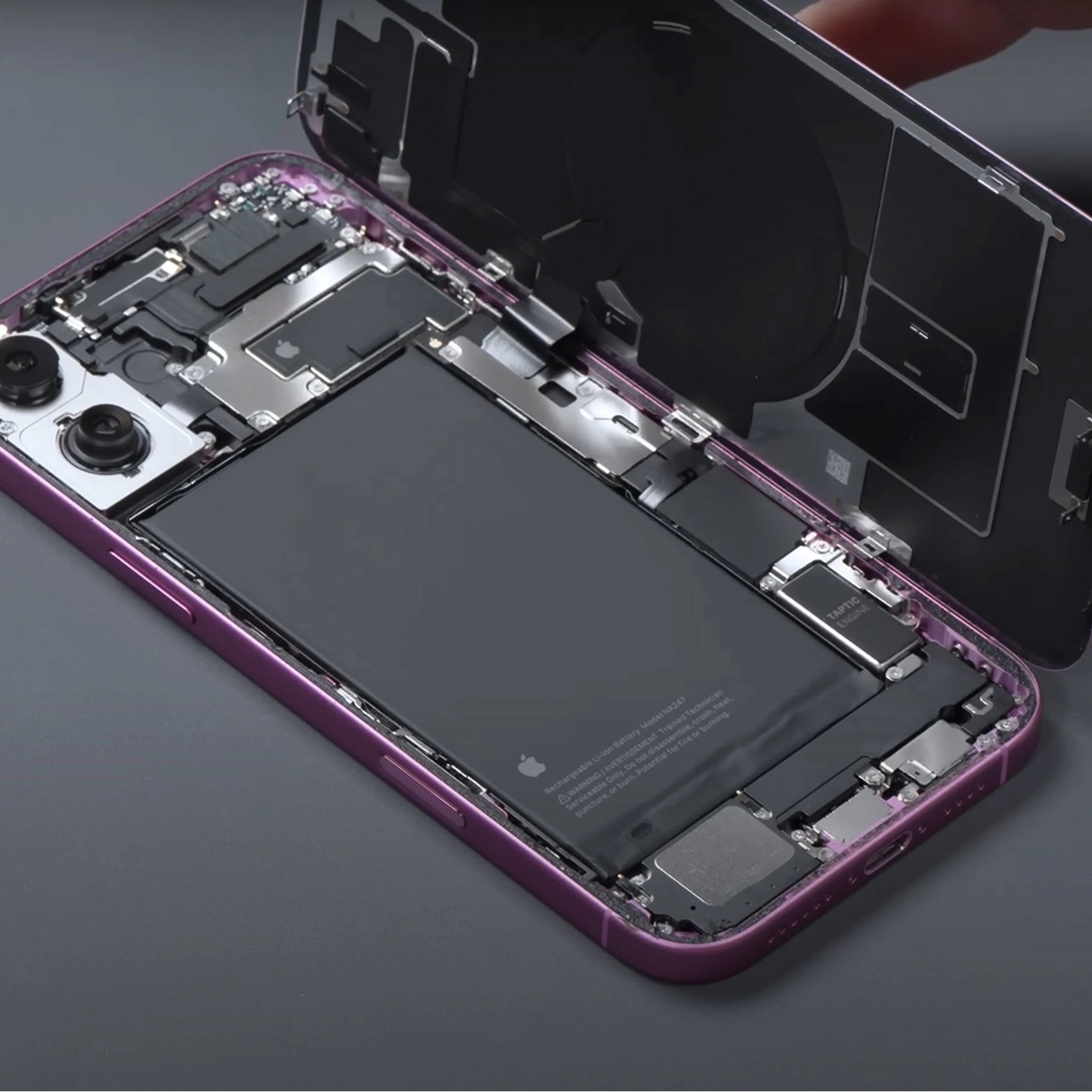 Thay rung iPhone 16 Plus Thay rung iPhone 16 Plus