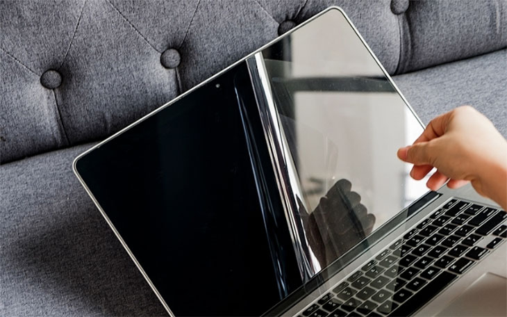 Thay màn hình MacBook Pro 16 inch M2 Max A2780