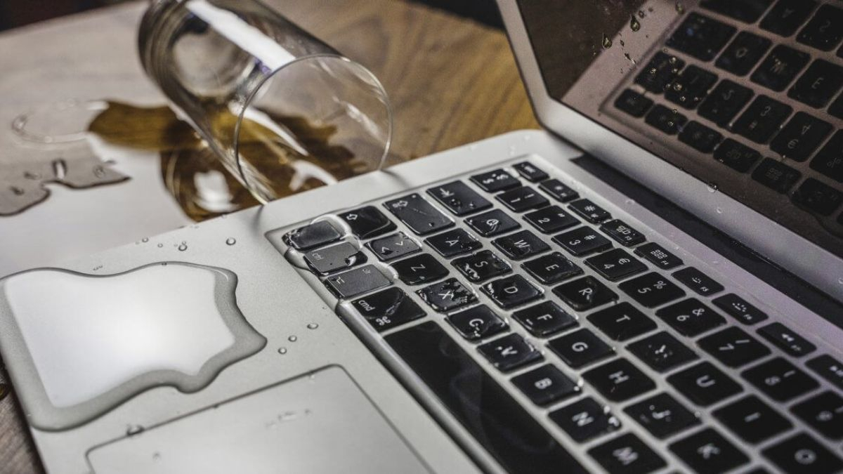 Thay màn hình MacBook Pro 16 inch M2 Max A2780