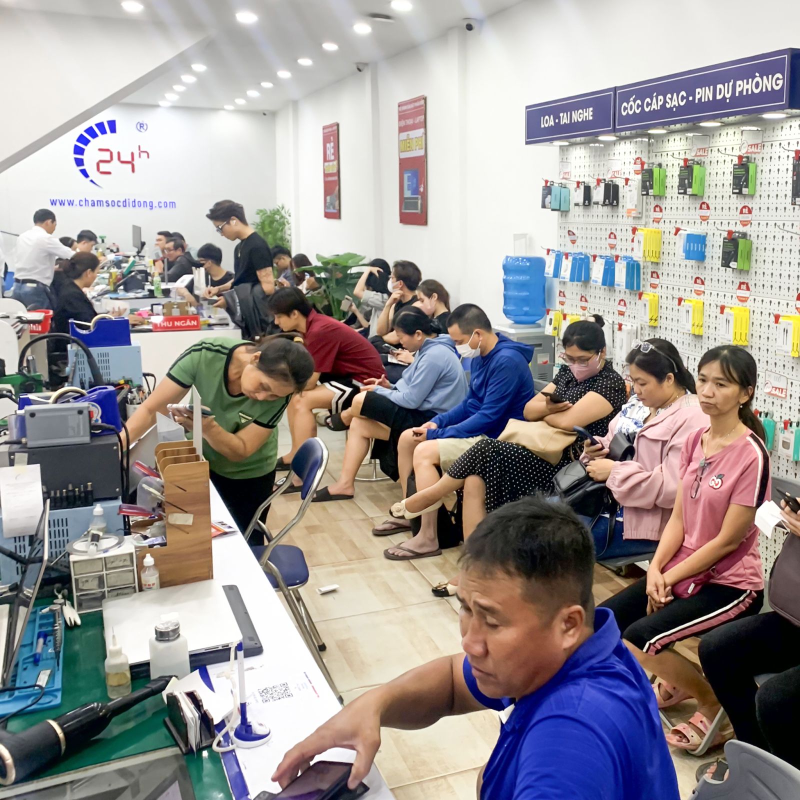 Thay rung iPhone 15 Plus