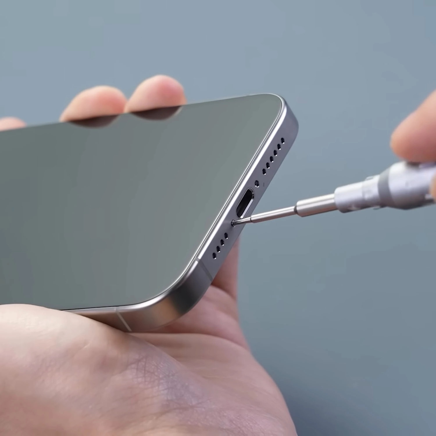 Thay rung iPhone 15 Pro Max