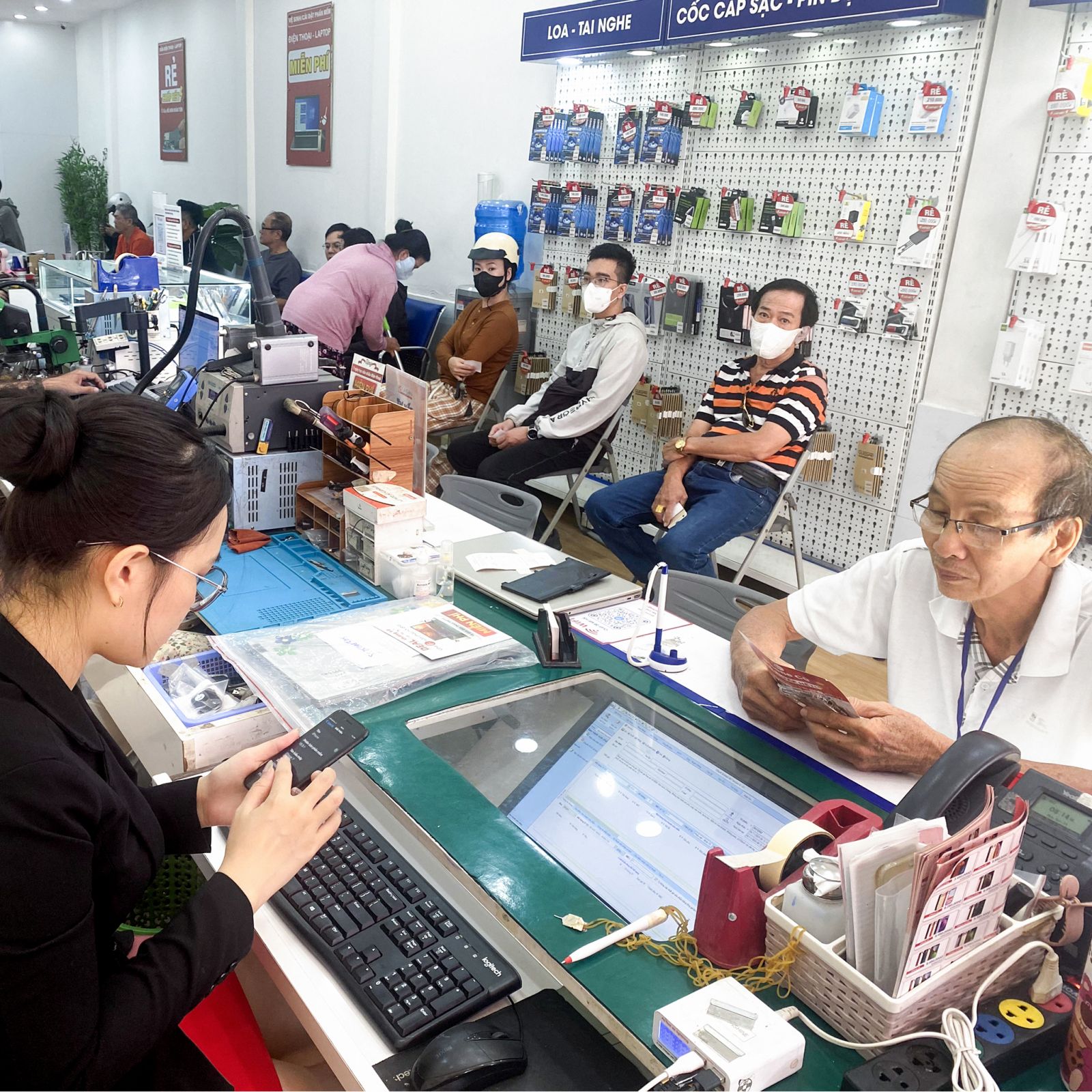 Thay rung iPhone 16e