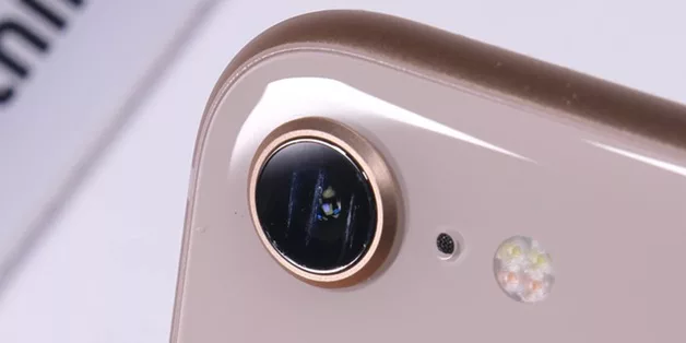 Thay kính camera sau iPhone 8