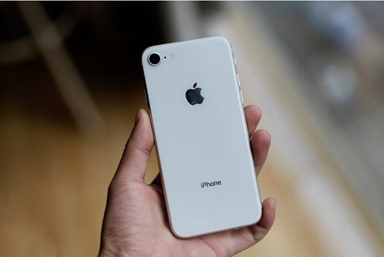 Thay kính camera sau iPhone 8