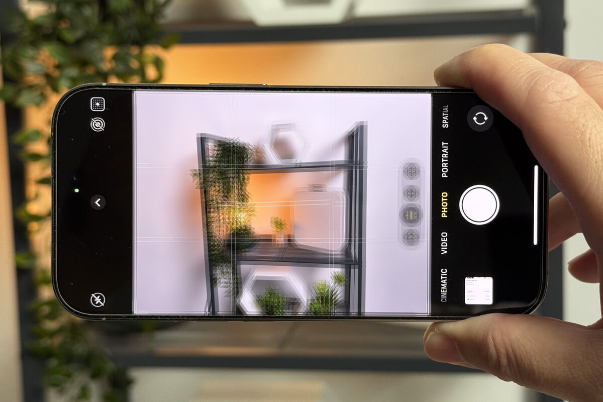 Thay kính camera sau iPhone 8