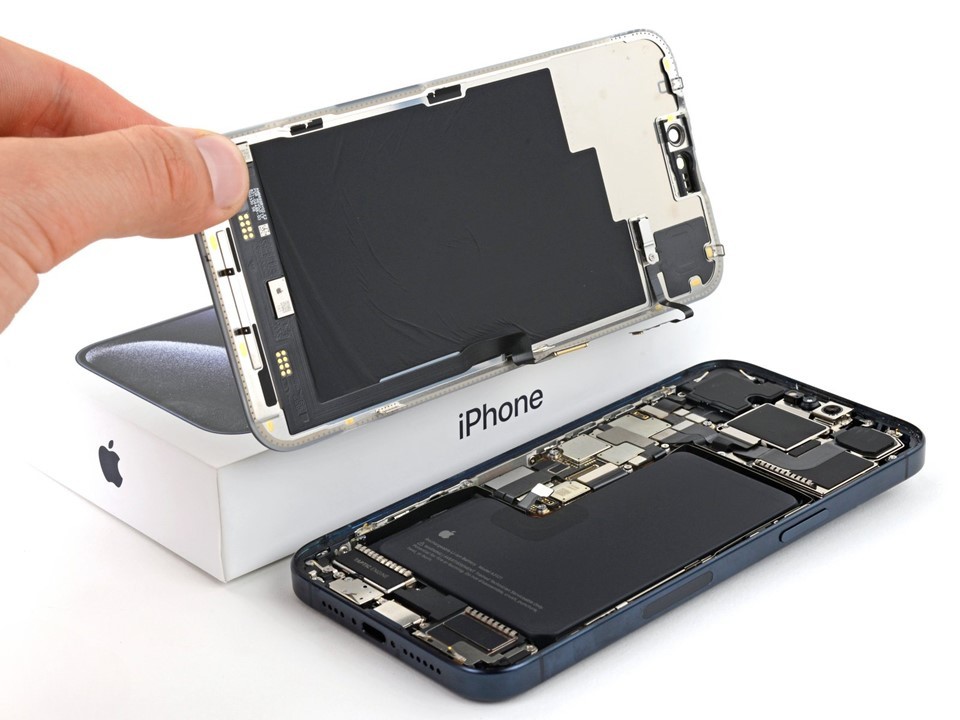 Thay rung iPhone 15 Pro