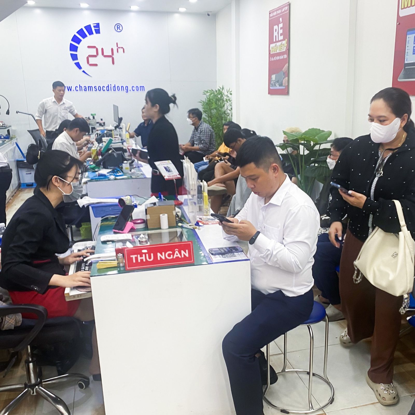 Thay màn hình laptop Asus Vivobook 15 OLED A1505ZA Thay màn hình laptop Asus Vivobook 15 OLED A1505ZA