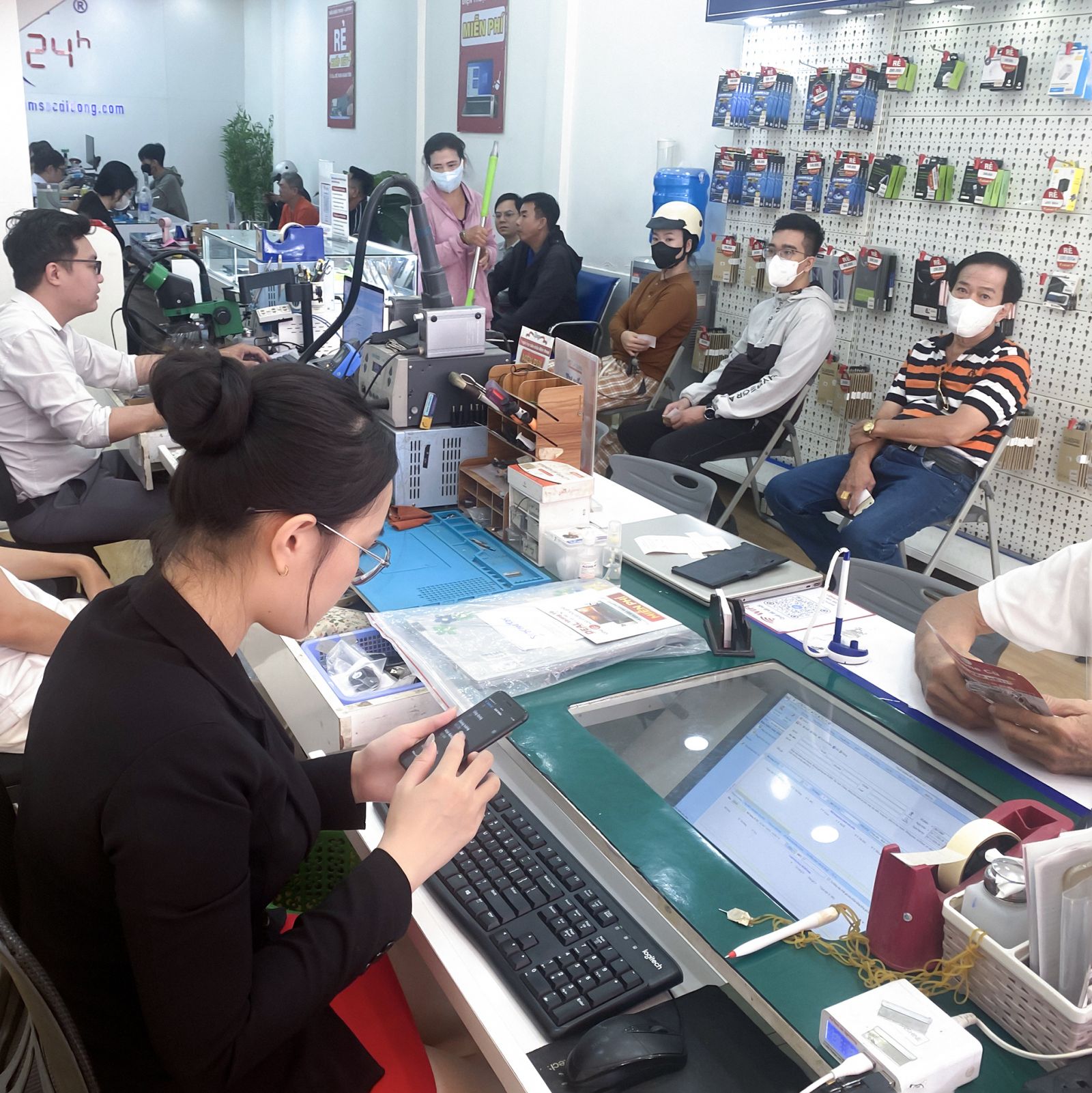 Thay Rung iPhone 13 Mini Thay Rung iPhone 13 Mini