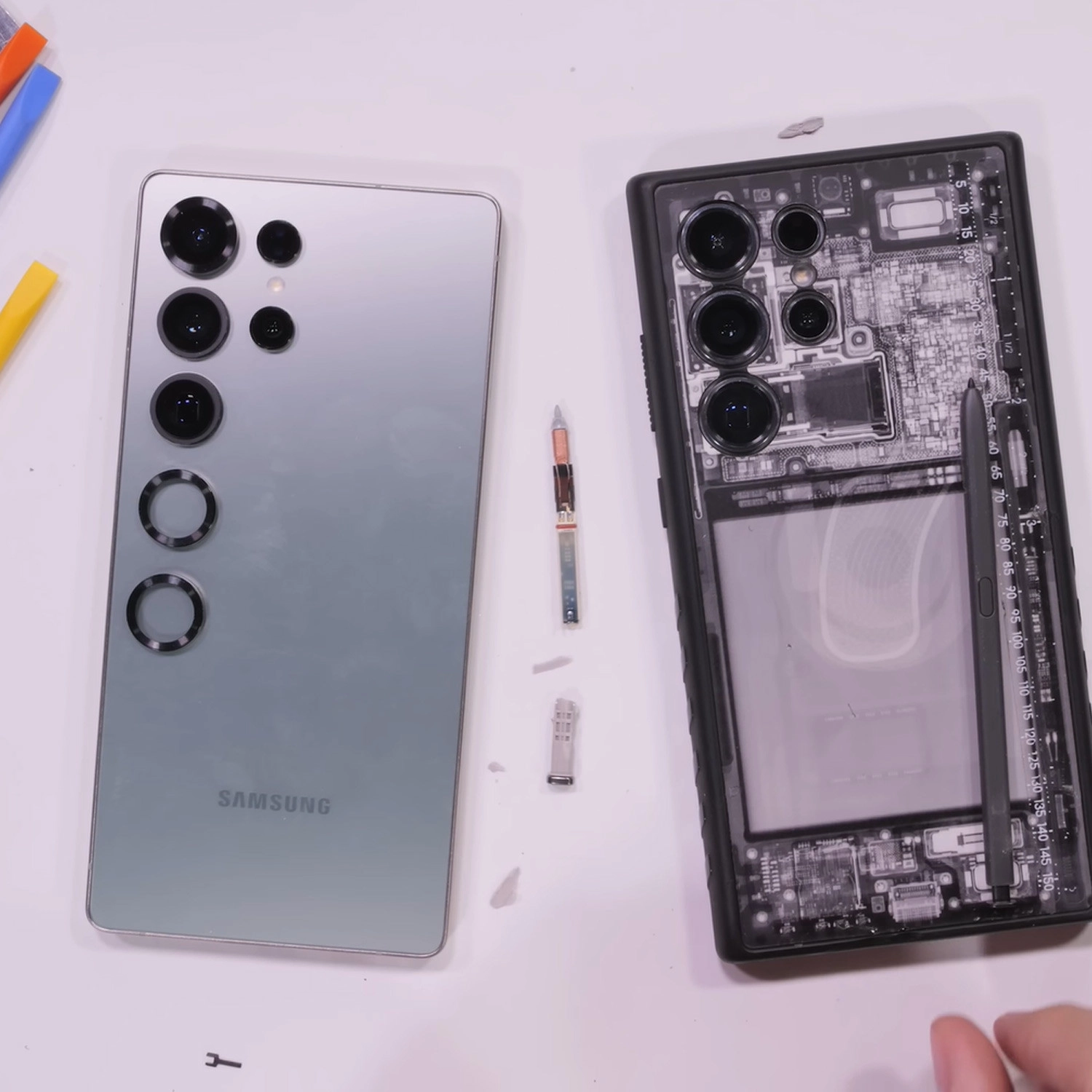 Thay lưng Samsung Galaxy S25 Ultra (SM S938B, SM S9380) Thay lưng Samsung Galaxy S25 Ultra (SM S938B, SM S9380)