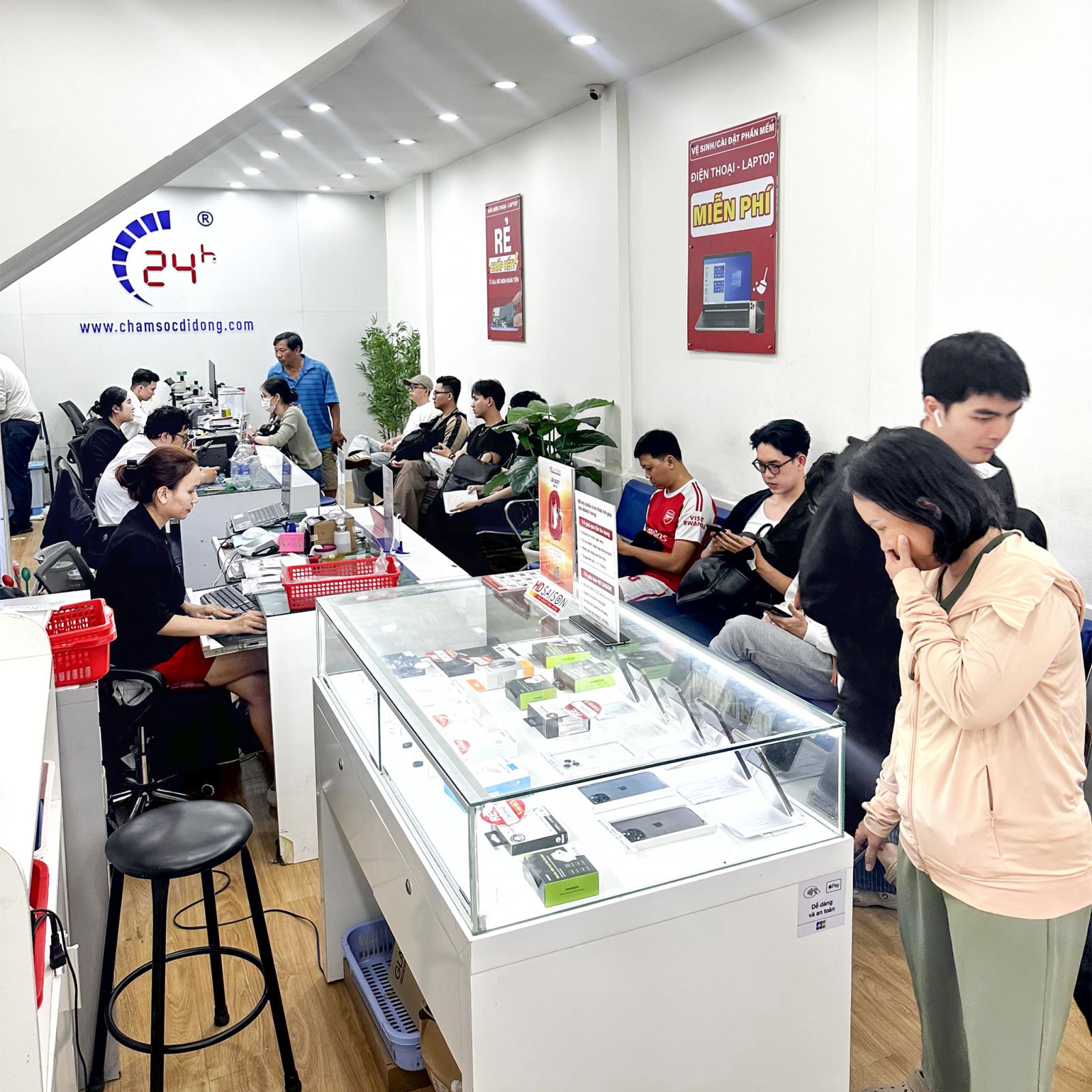 Thay lưng Samsung Galaxy S25 Ultra (SM S938B, SM S9380) Thay lưng Samsung Galaxy S25 Ultra (SM S938B, SM S9380)