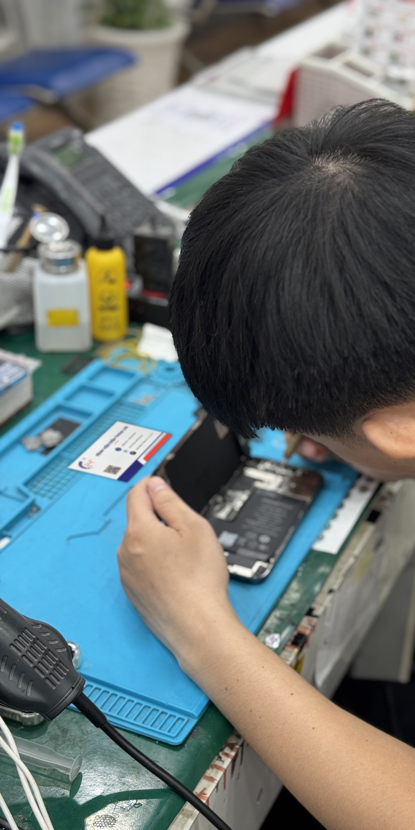 Thay lưng Samsung Galaxy S25 Ultra (SM S938B, SM S9380) Thay lưng Samsung Galaxy S25 Ultra (SM S938B, SM S9380)