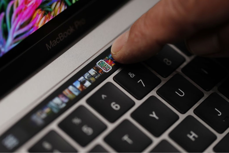 Thay Touch Bar MacBook Pro 15-inch