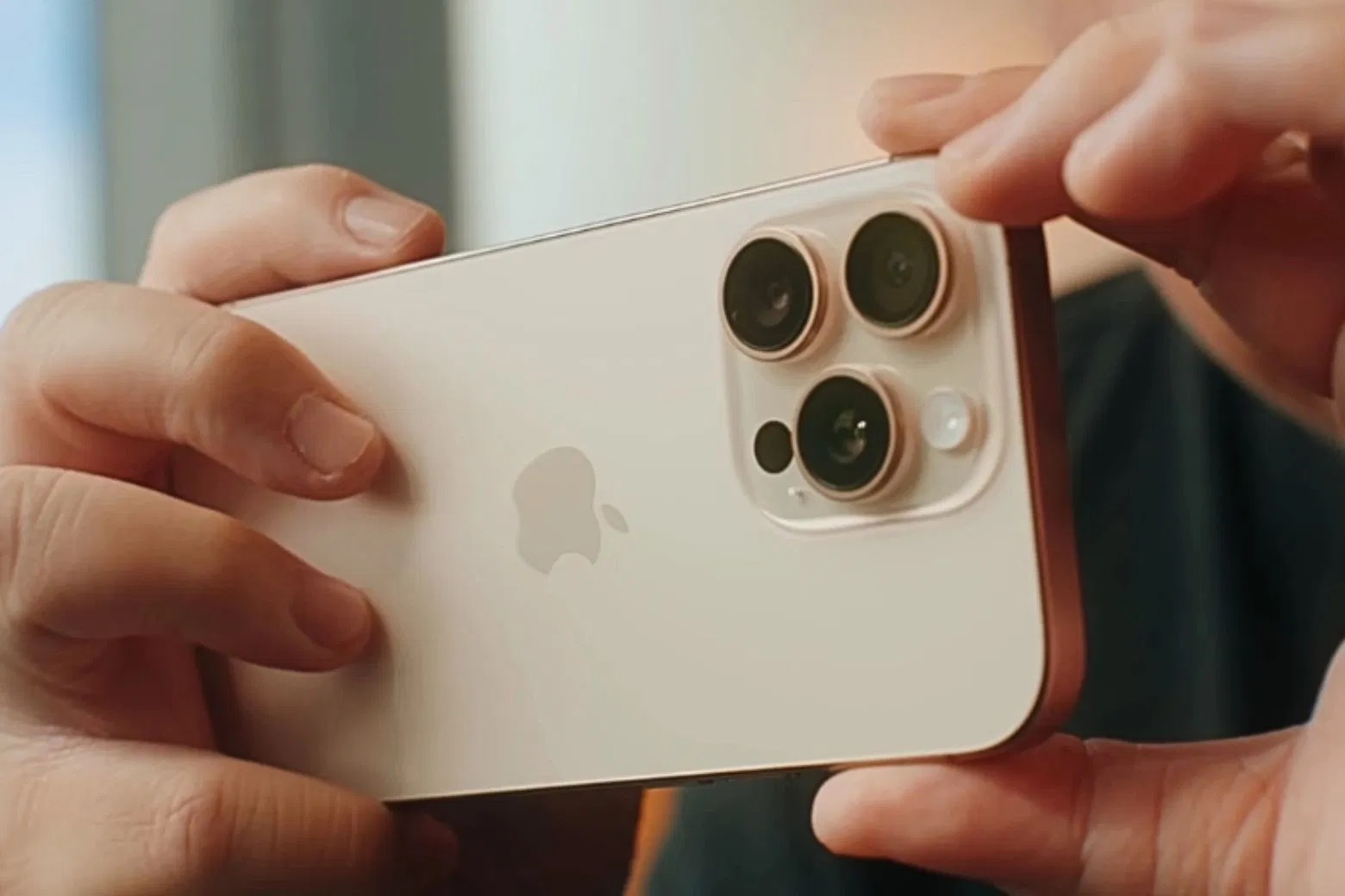 Thay rung iPhone 16 Pro