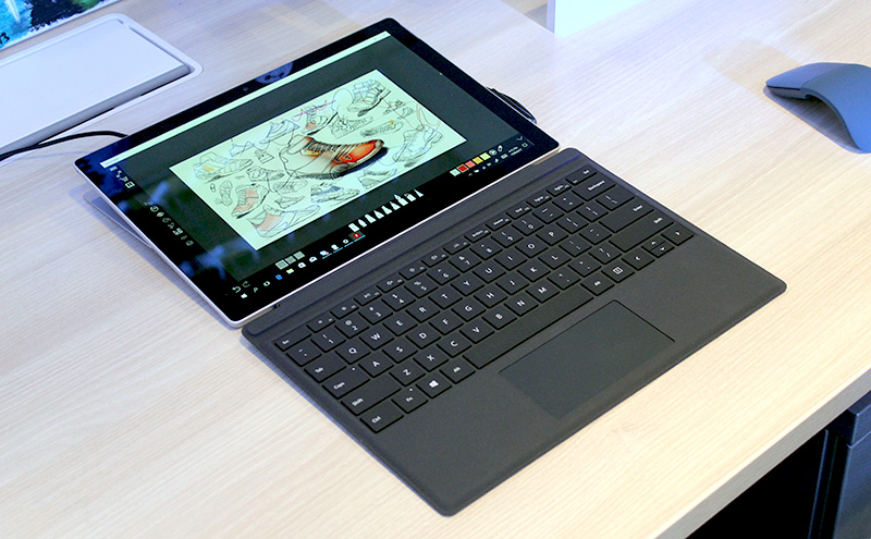 Thay bàn phím Microsoft Surface Pro 5 