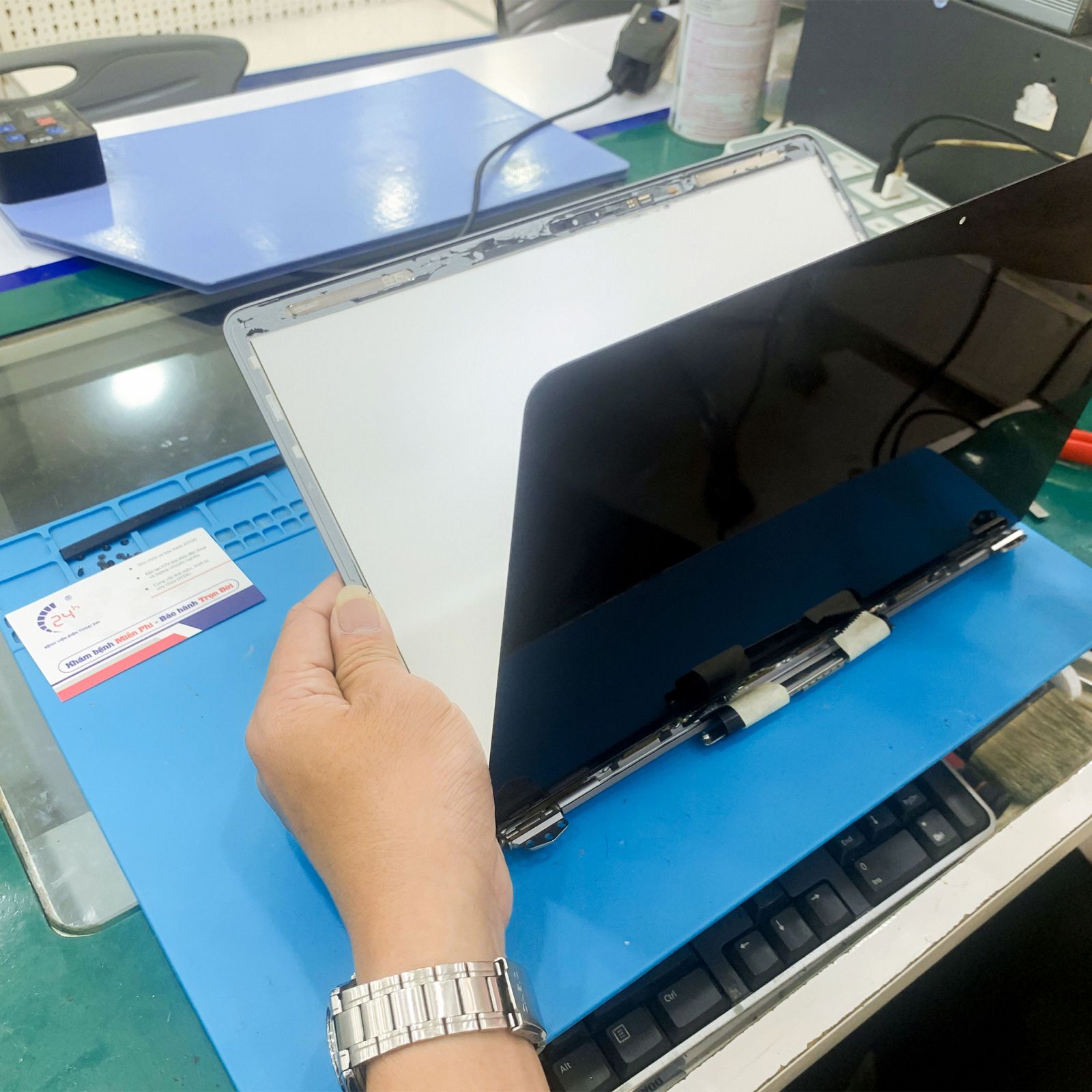 Thay màn hình Laptop Dell Inspiron 14 Thay màn hình Laptop Dell Inspiron 14