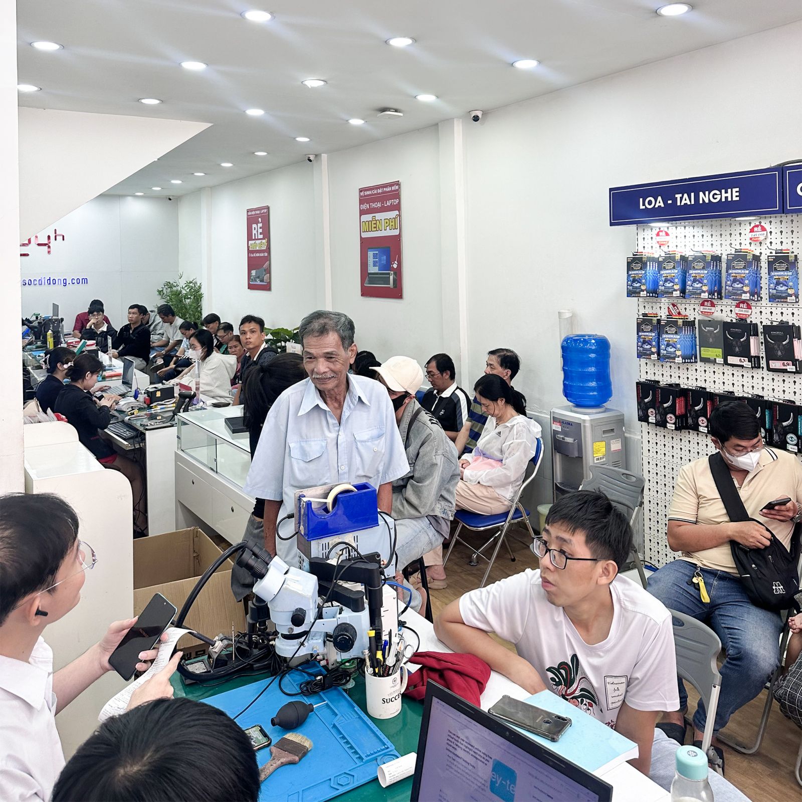 Sạc dự phòng Energizer 10000mAh Tích hợp sạc không dây & Sạc nhanh 18W