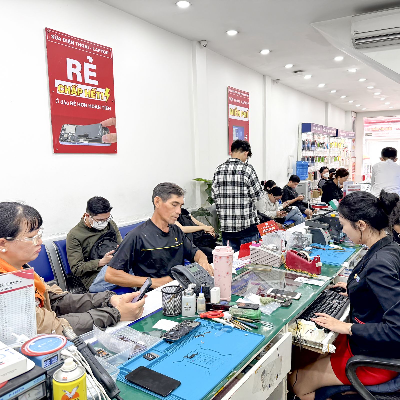 Thay cáp sạc không dây iPhone XR