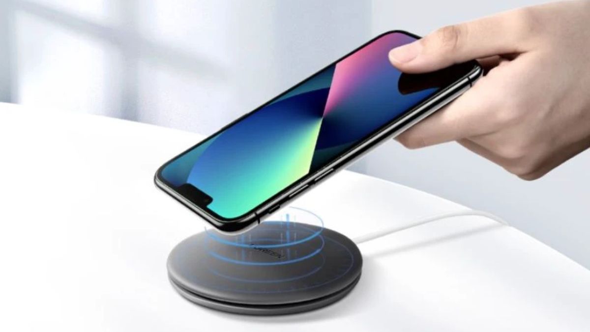Thay cáp sạc không dây iPhone XR