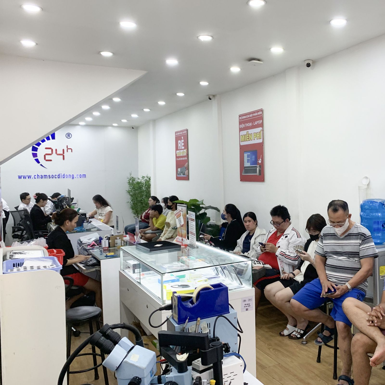 Thay cáp sạc không dây NFC iPhone 16 Plus