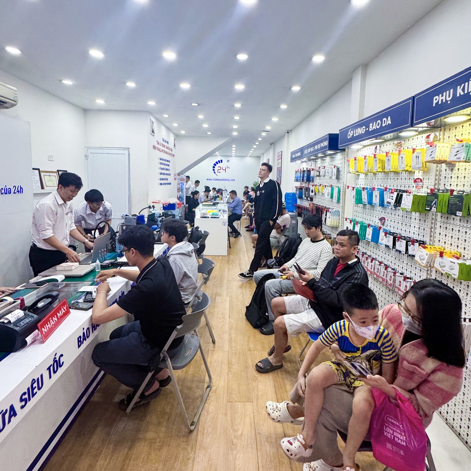 Thay cáp sạc không dây NFC iPhone 16 Plus