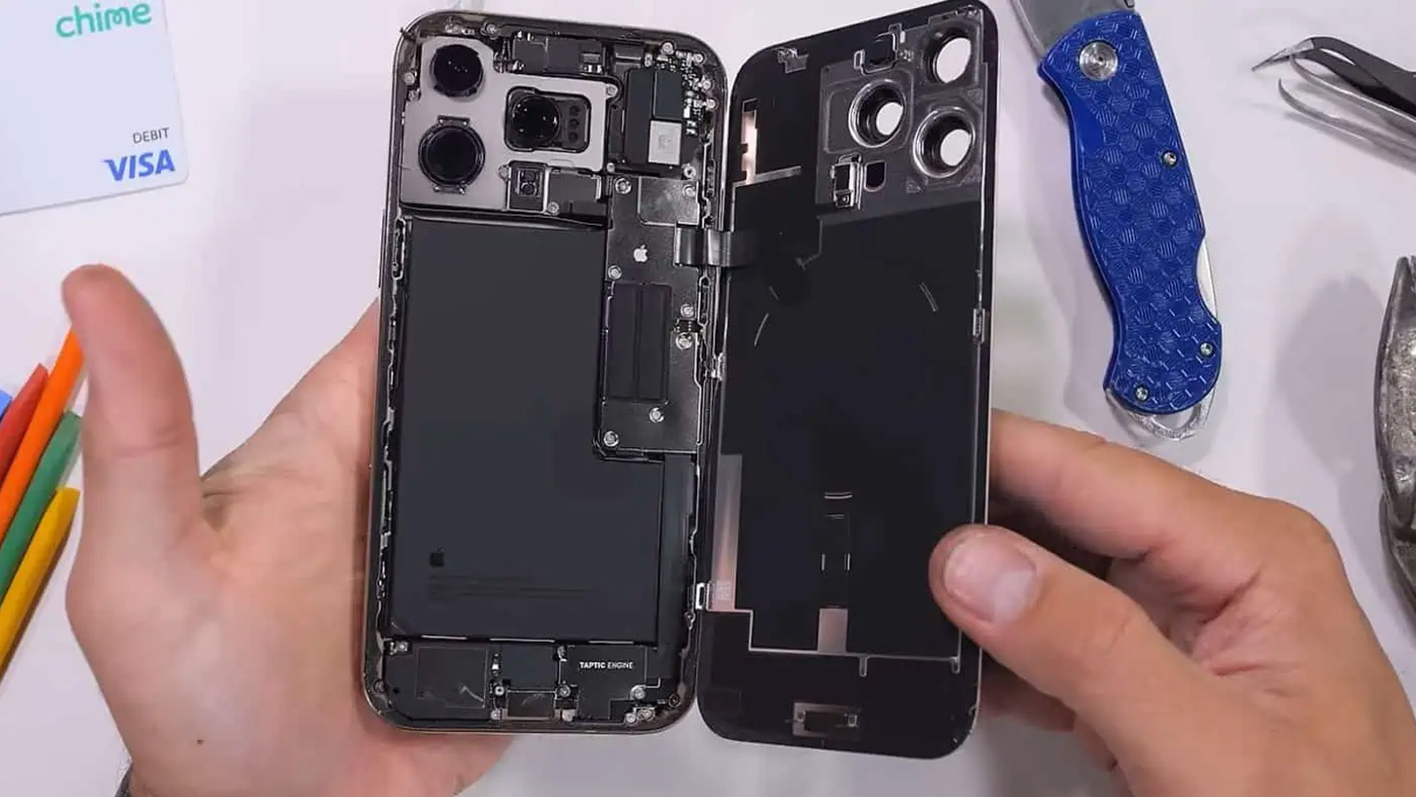 Thay cáp sạc không dây NFC iPhone 16 Pro Thay cáp sạc không dây NFC iPhone 16 Pro