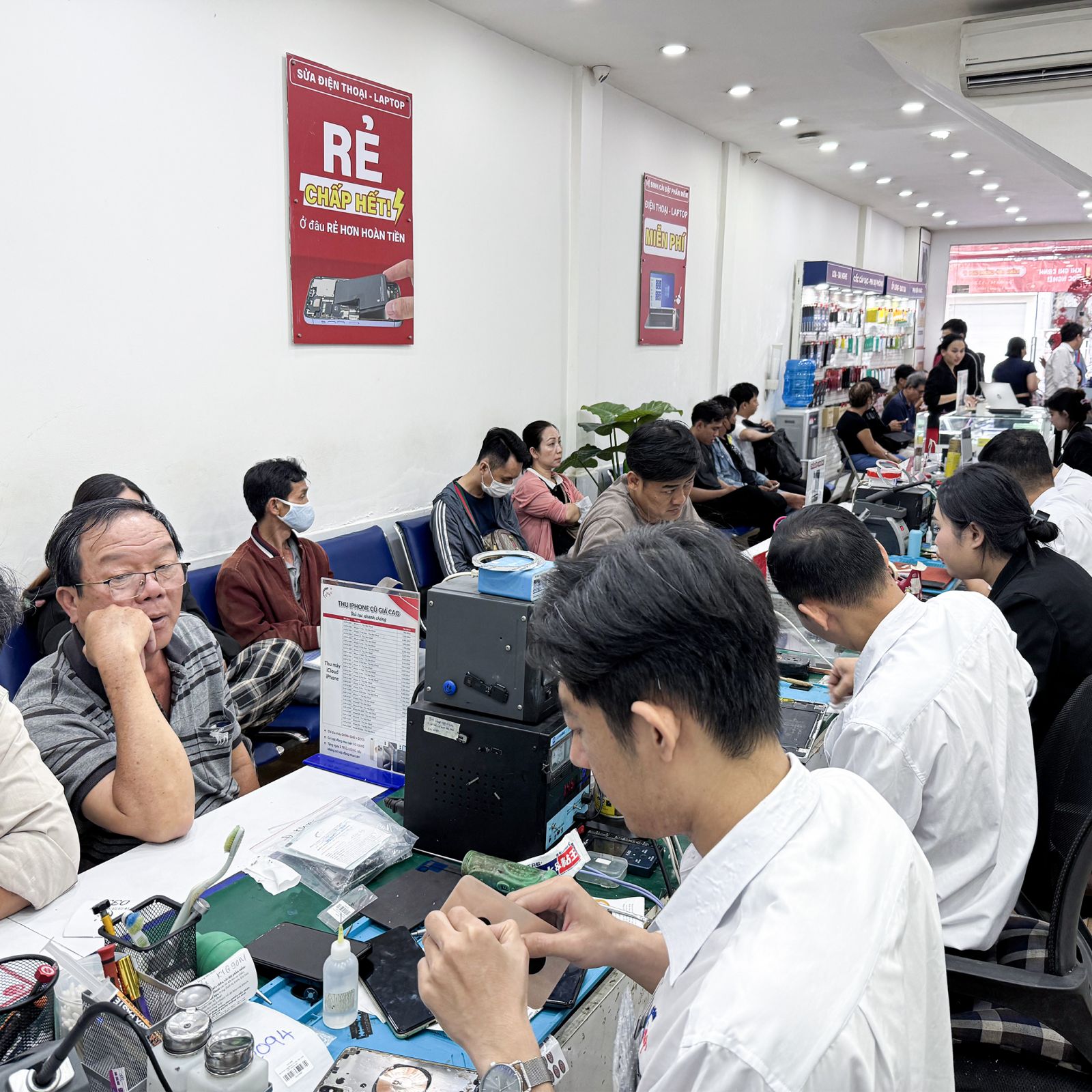 Thay cáp sạc không dây NFC iPhone 16 Pro Max Thay cáp sạc không dây NFC iPhone 16 Pro Max