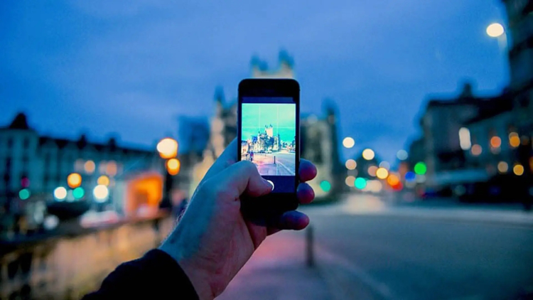 Thay camera iPhone SE 2020