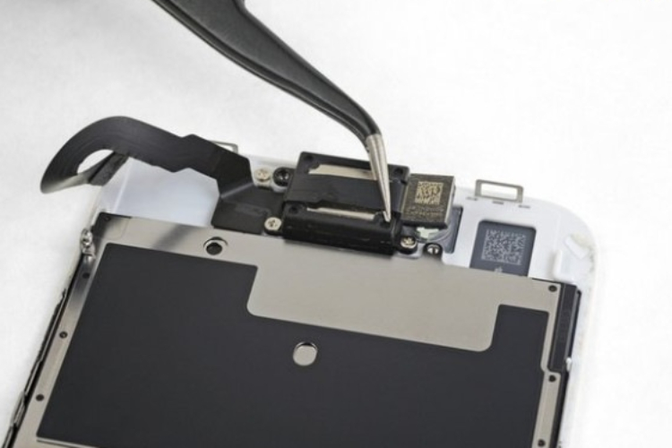 Thay camera iPhone SE 2020