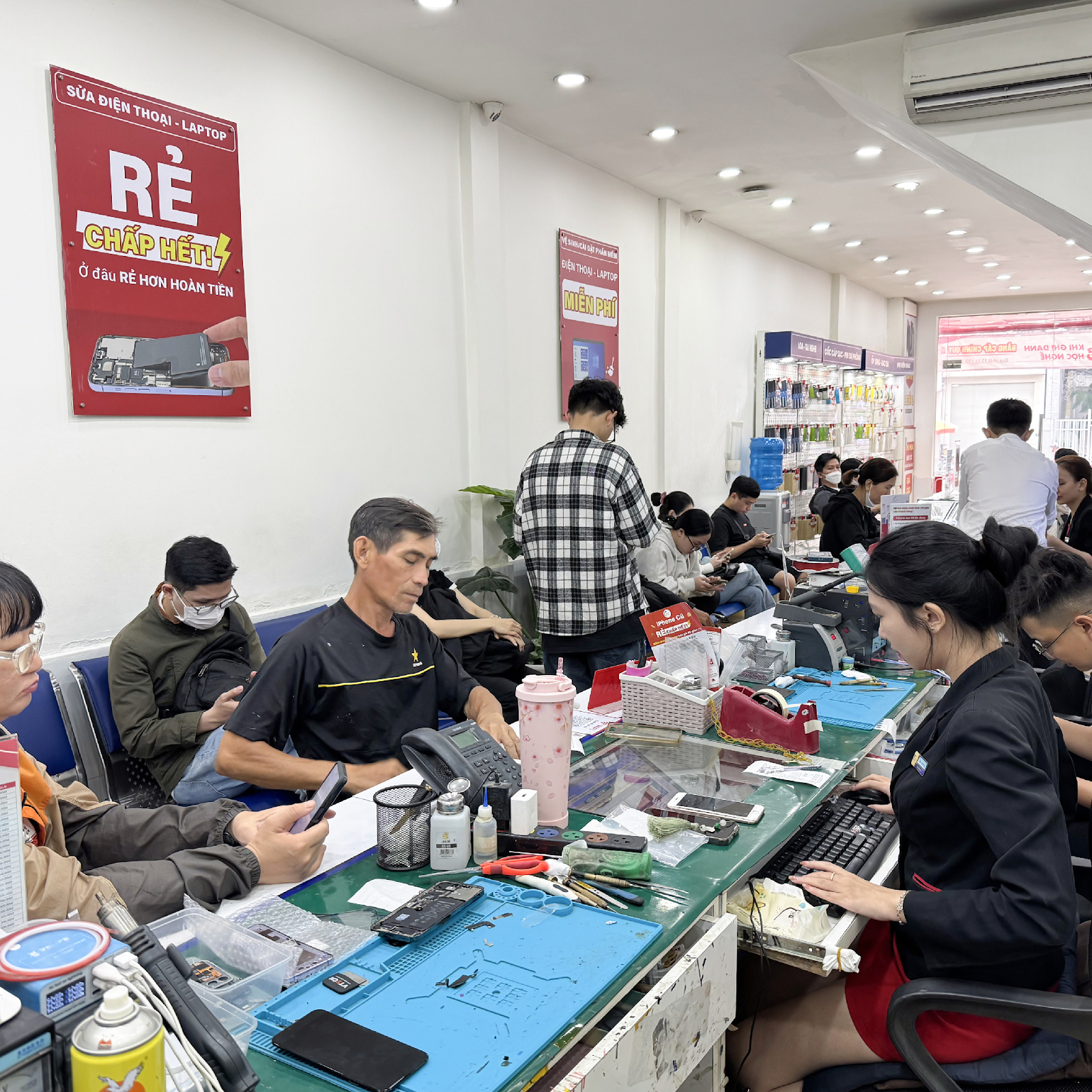 Thay cáp sạc không dây NFC iPhone 13 Pro Max