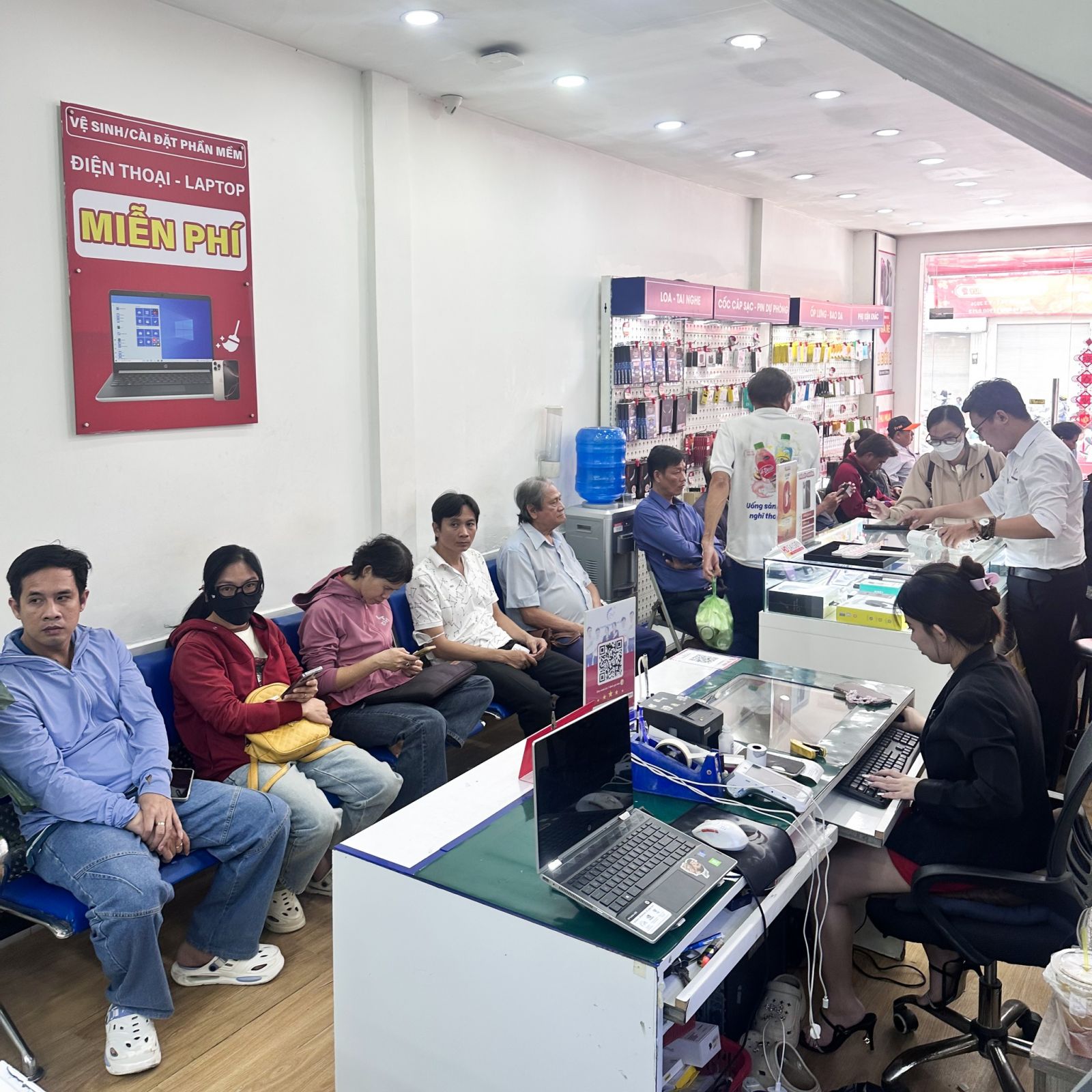 Thay cáp sạc không dây NFC iPhone 14 Plus