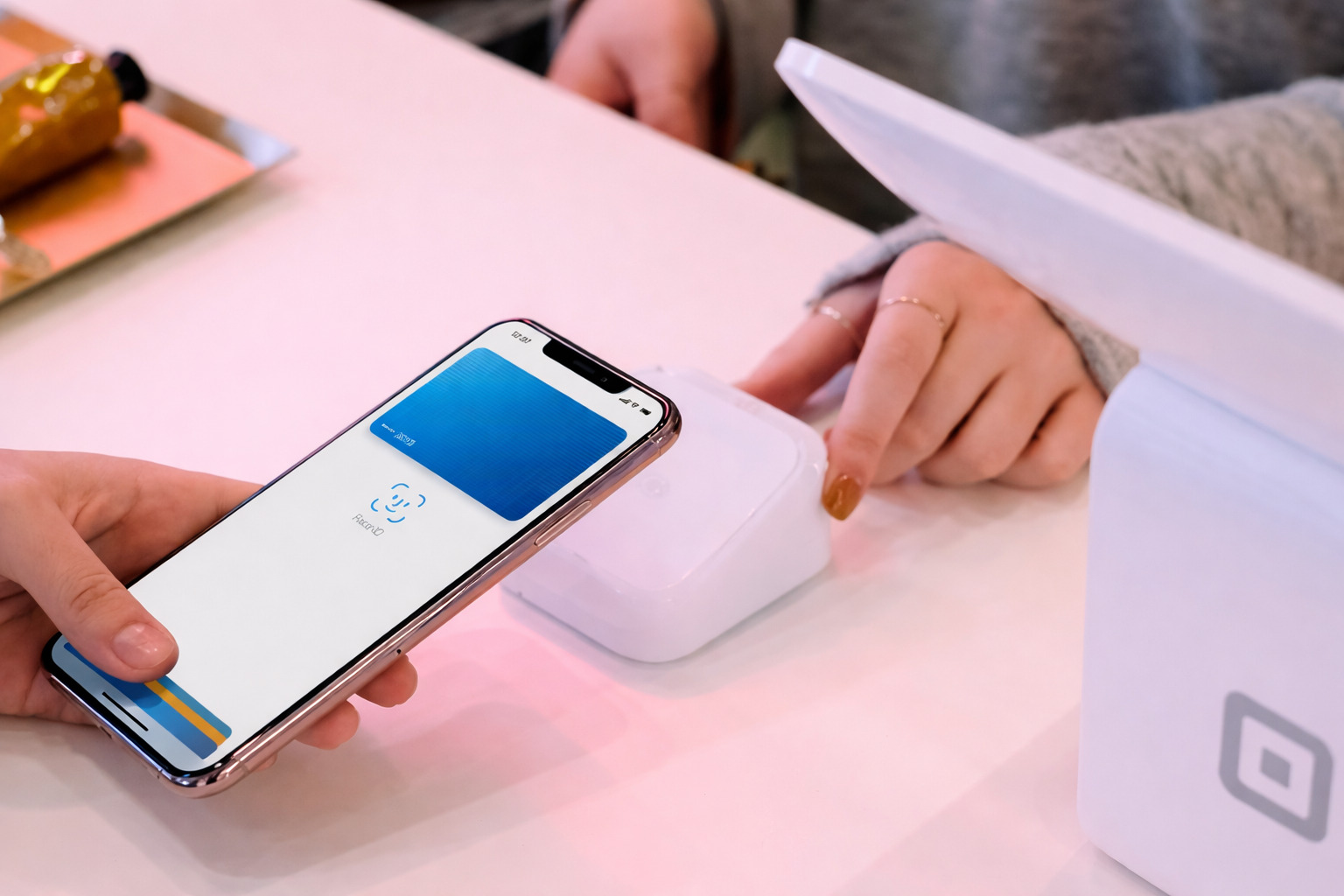Thay cáp sạc không dây NFC iPhone 14 Plus