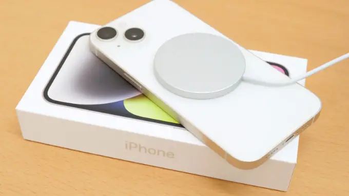 Thay cáp sạc không dây NFC iPhone 14 Plus