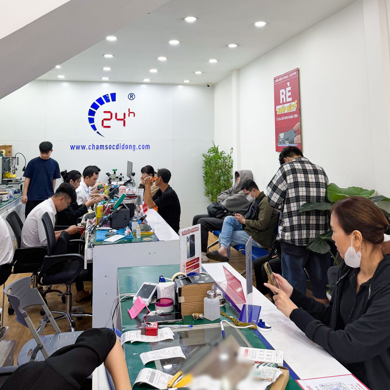 Thay cáp sạc không dây NFC iPhone 14 Pro