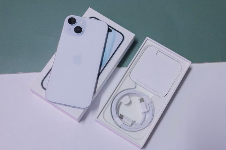 Thay cáp sạc không dây NFC iPhone 15 Plus