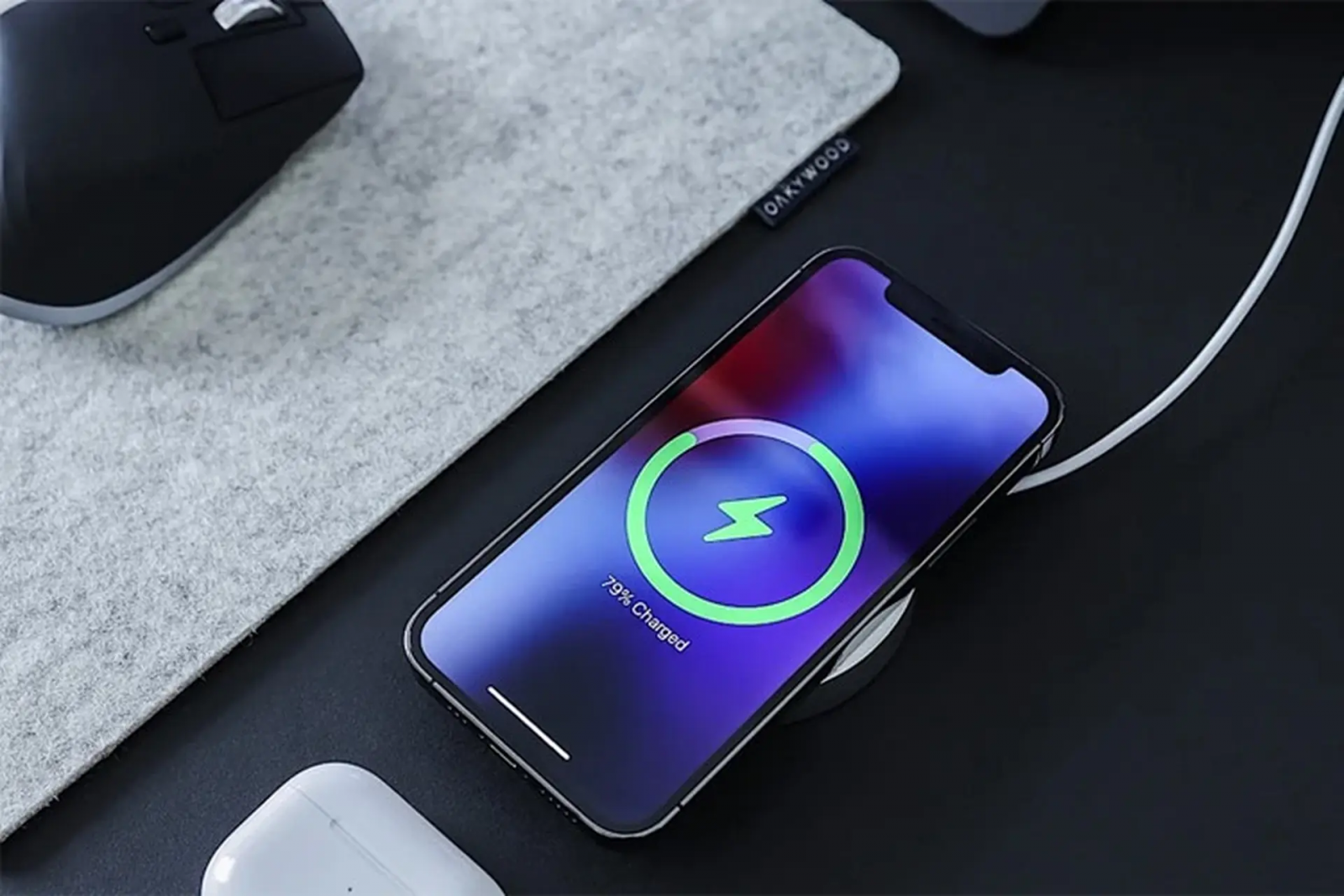 Thay cáp sạc không dây NFC iPhone 14
