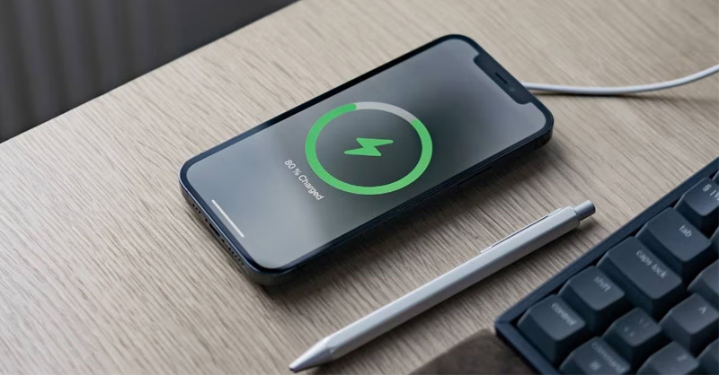 Thay cáp sạc không dây NFC iPhone 14