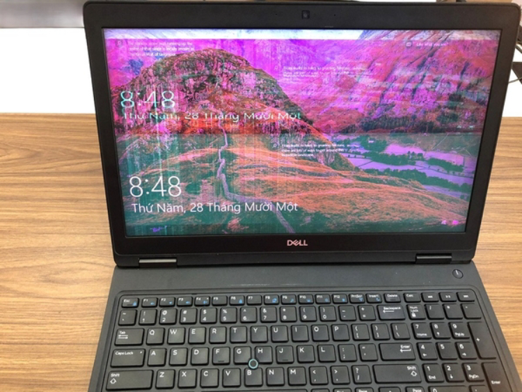 Thay màn hình laptop Dell Precision 17-inch