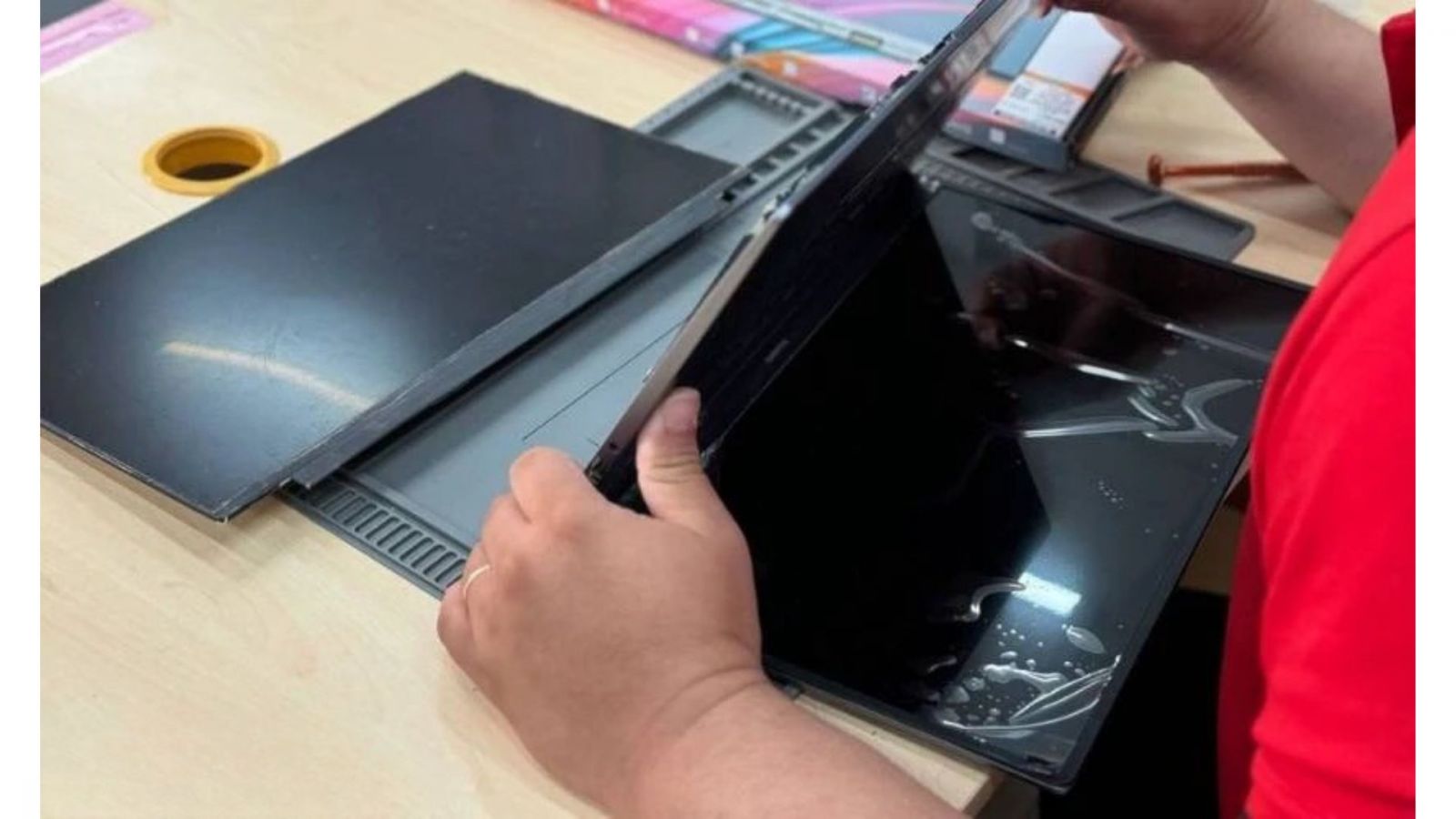 Thay màn hình laptop Dell XPS 15 inch 9510