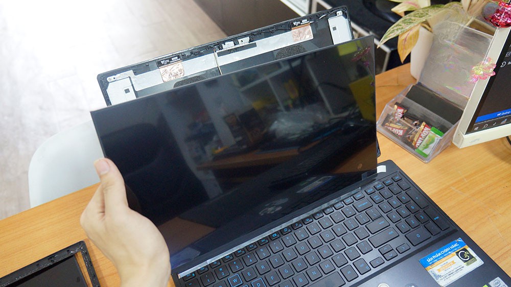 Thay màn hình laptop Dell G3 15 inch SE 3500 Thay màn hình laptop Dell G3 15 inch SE 3500