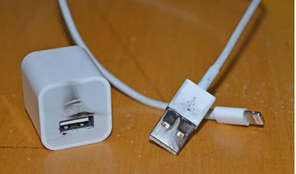 Thay cáp sạc iPhone 14 Pro Max chính hãng REXON
