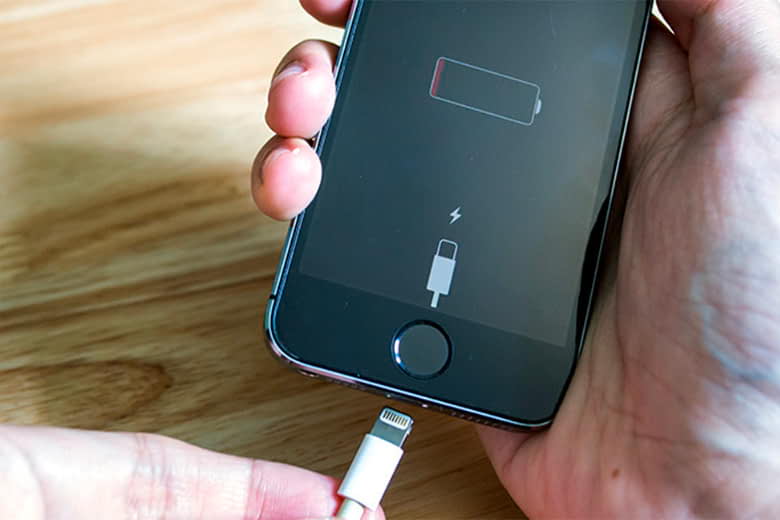 Thay cáp sạc iPhone 14 Pro Max chính hãng REXON