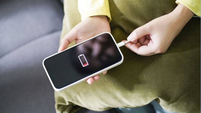 Thay cáp sạc iPhone 14 Pro Max chính hãng REXON