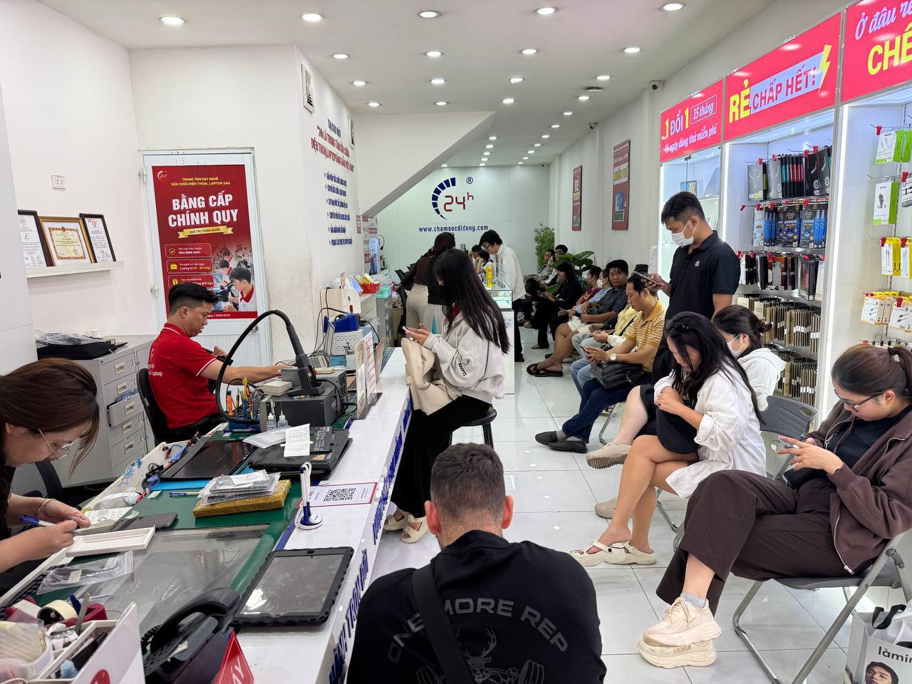 mieng-dan-cuong-luc-top-iphone-16-pro-full-man-9