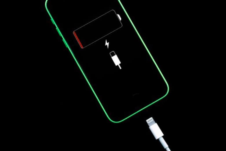 thay-cap-sac-iphone-13-pro-chinh-hang-rexon-19