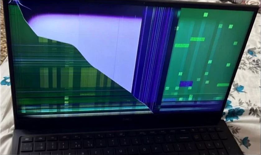 màn hình laptop bị vỡ