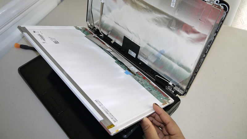 tháo màn laptop